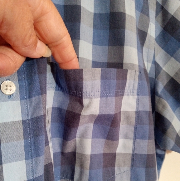 Van Heusen classic fit short sleeve button down with checkerboard pattern - Picture 5 of 8